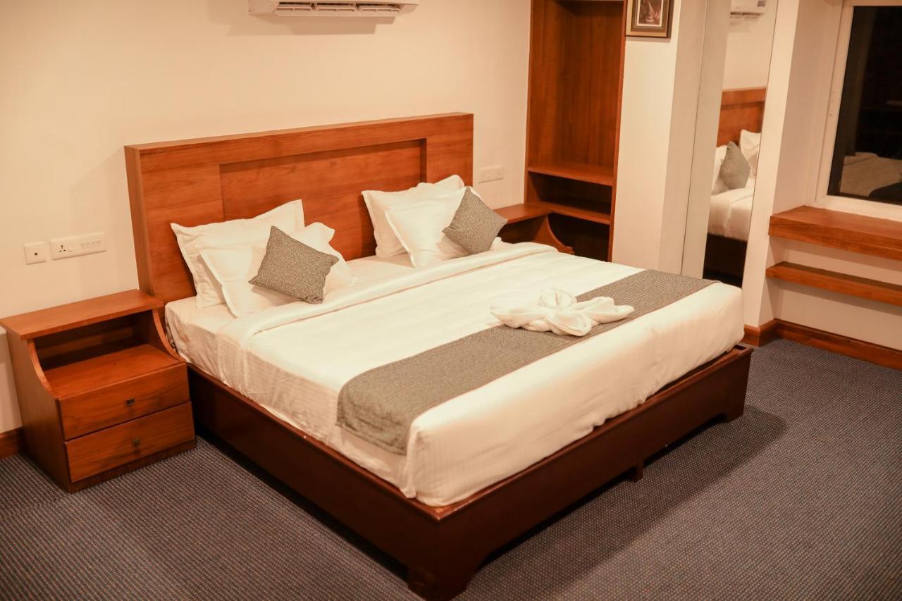 Mpsroyalsuites Perintalmanna Ngoại thất bức ảnh